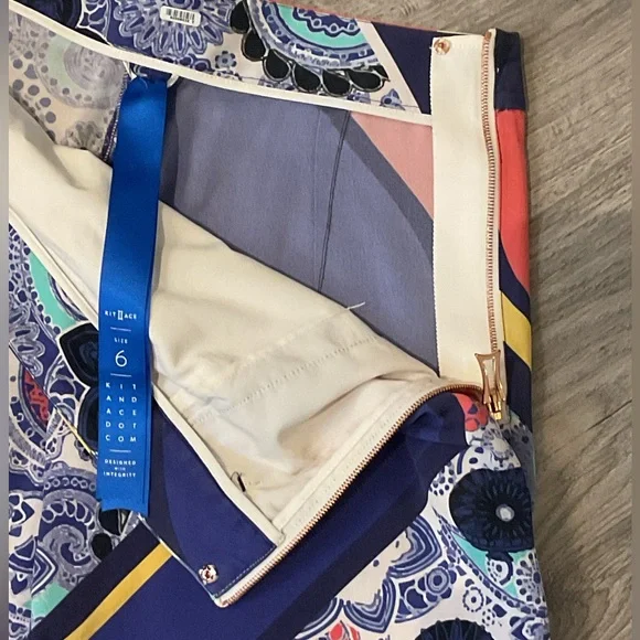 Kit and Ace Multicolor Silky Wide Leg Pants with rose side zipper and pockets. - Picture 8 of 10